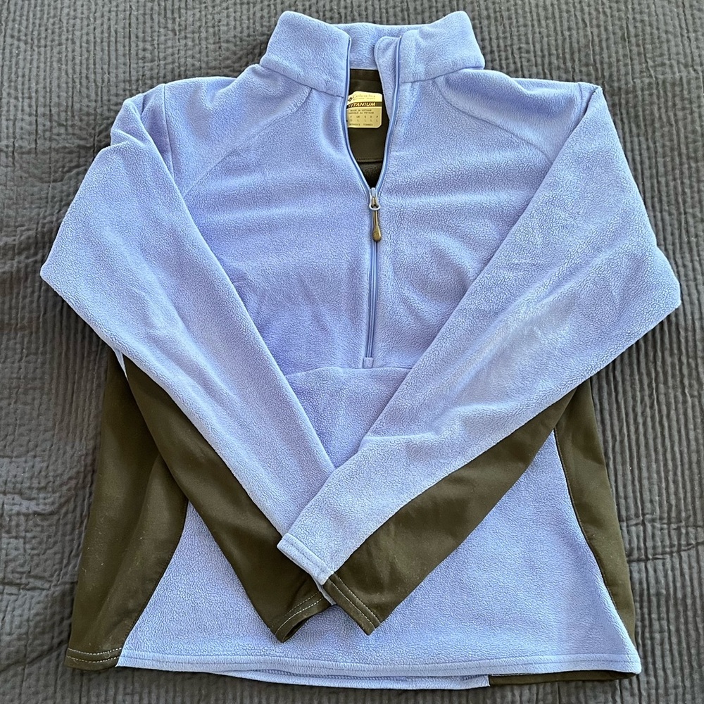 Medium women’s blue/black Columbia Titanium fleece in GUC